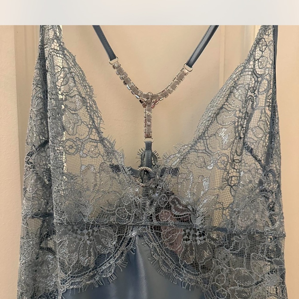 Elegant Lace Sleepwear in Blue